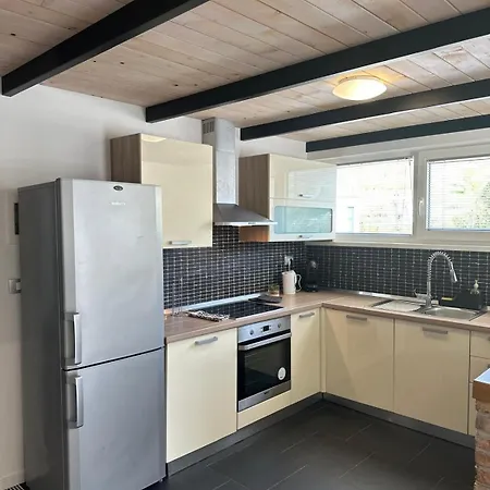 Apartment Stucin *